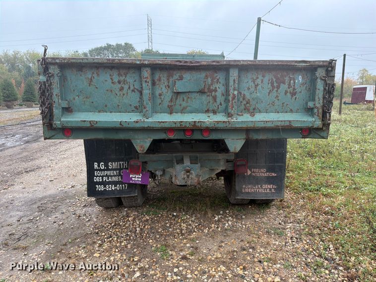 image for item FJ2054 1988 International 1754 dump truck