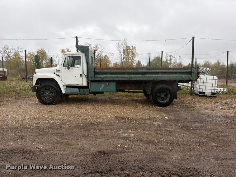 image for item FJ2054 1988 International 1754 dump truck