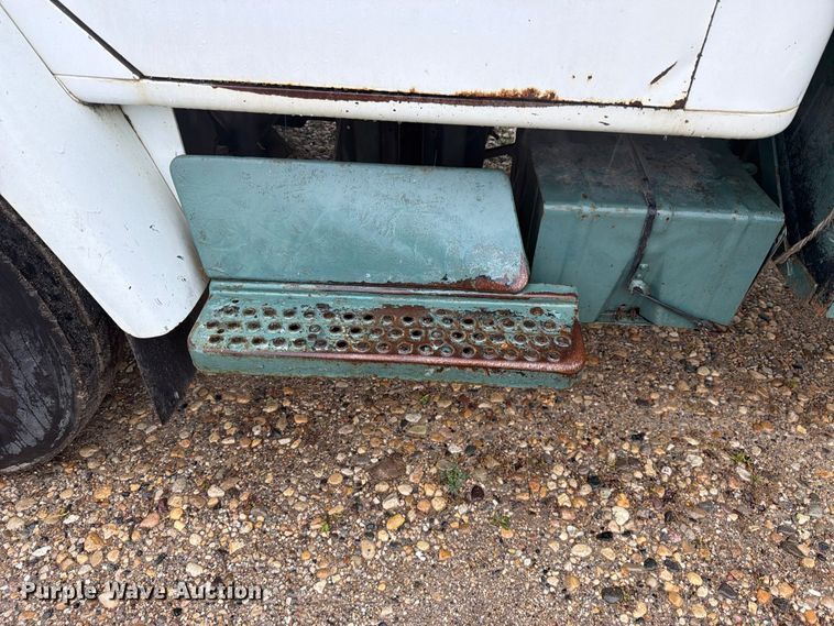 image for item FJ2054 1988 International 1754 dump truck