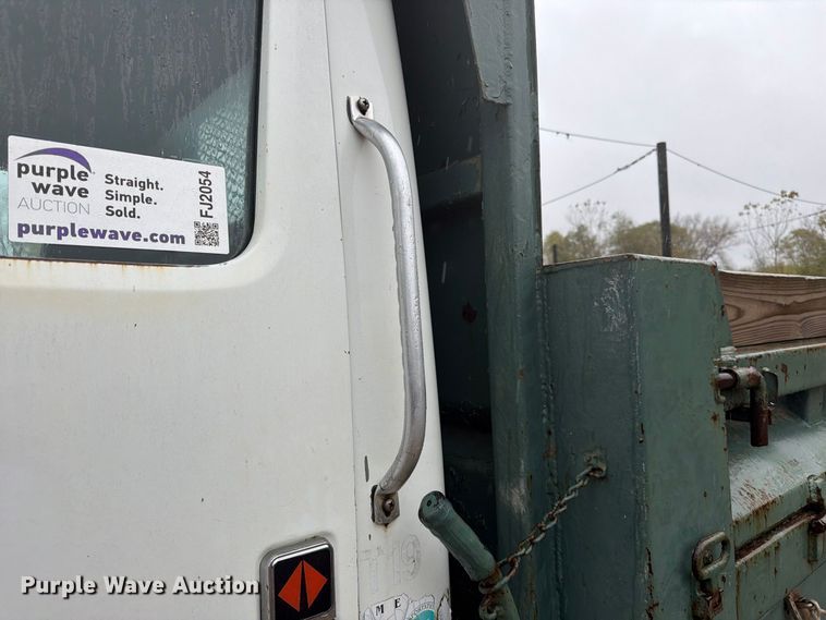 image for item FJ2054 1988 International 1754 dump truck
