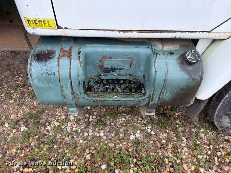image for item FJ2054 1988 International 1754 dump truck