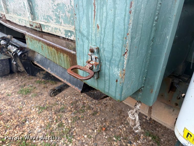 image for item FJ2054 1988 International 1754 dump truck