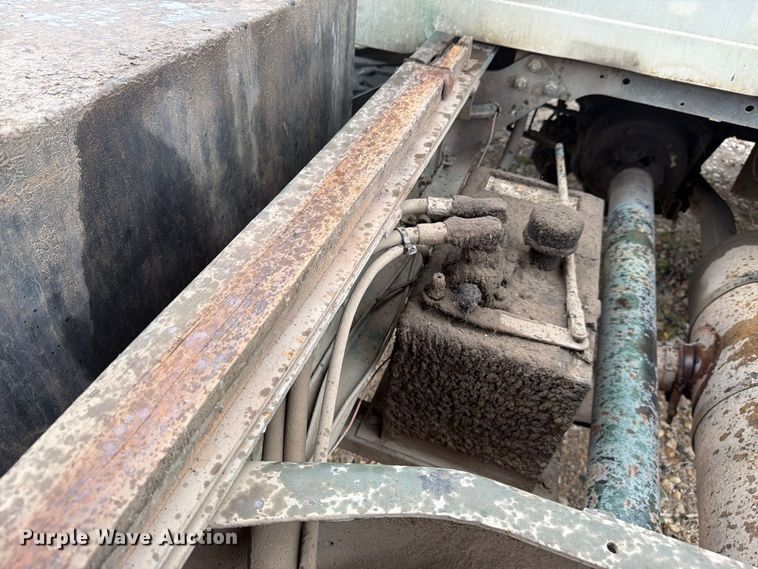 image for item FJ2054 1988 International 1754 dump truck