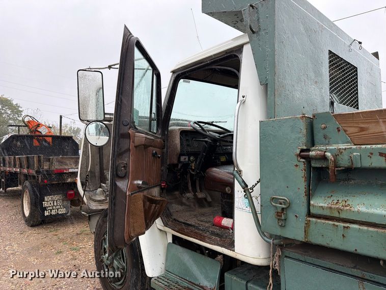 image for item FJ2054 1988 International 1754 dump truck