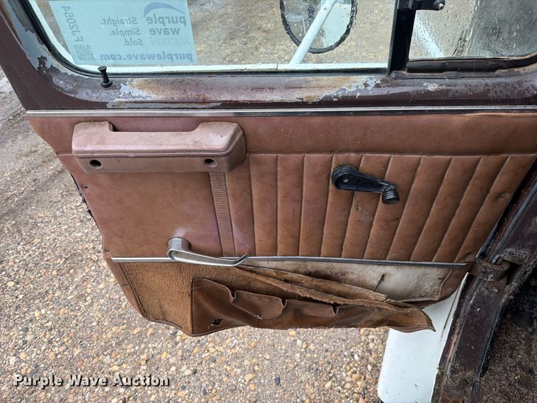 image for item FJ2054 1988 International 1754 dump truck