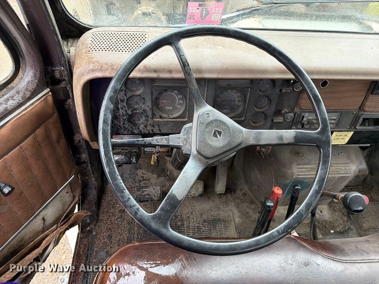 image for item FJ2054 1988 International 1754 dump truck