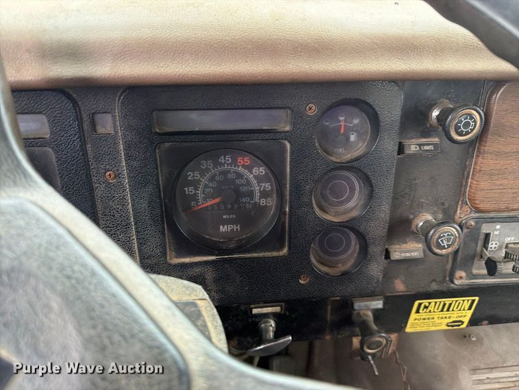 image for item FJ2054 1988 International 1754 dump truck