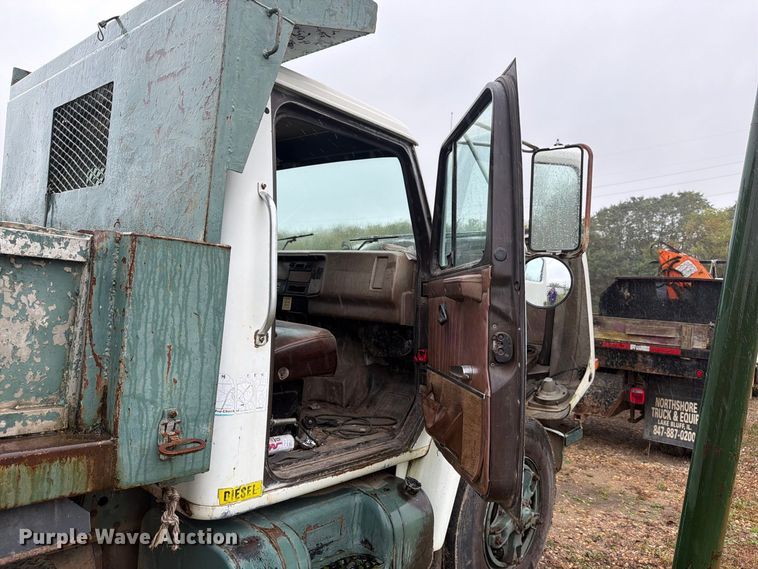 image for item FJ2054 1988 International 1754 dump truck