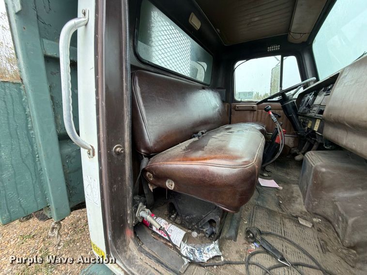 image for item FJ2054 1988 International 1754 dump truck