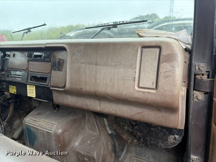 image for item FJ2054 1988 International 1754 dump truck