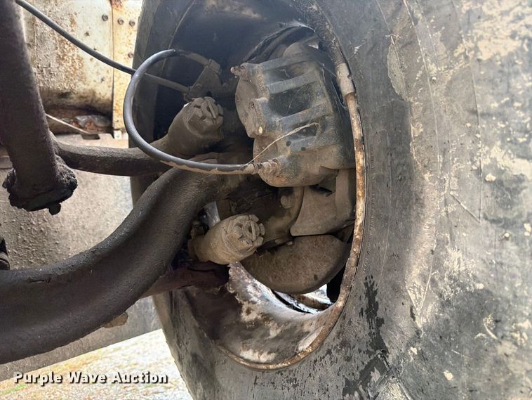 image for item FJ2054 1988 International 1754 dump truck