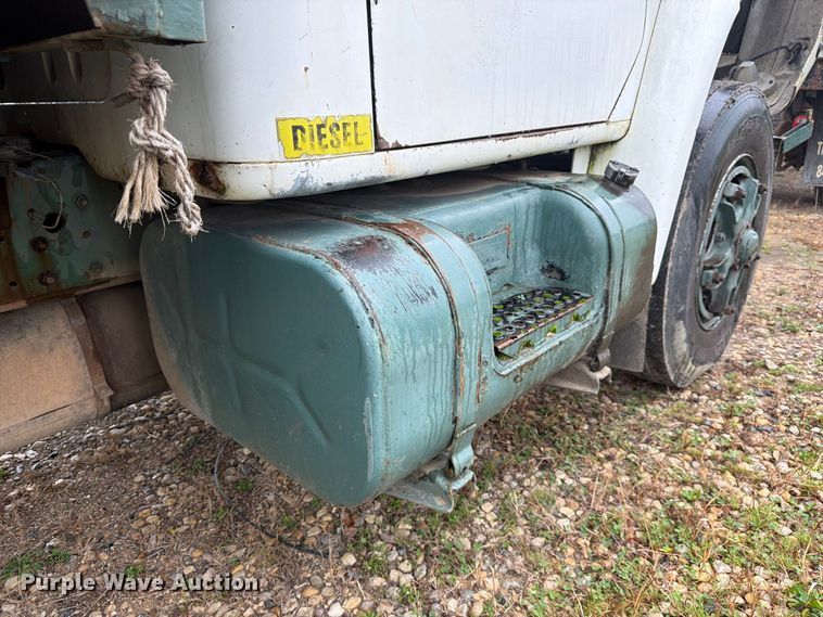 image for item FJ2054 1988 International 1754 dump truck