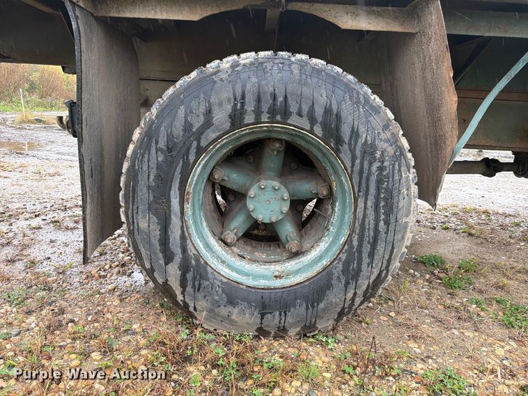 image for item FJ2054 1988 International 1754 dump truck