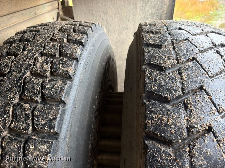 image for item FJ2054 1988 International 1754 dump truck