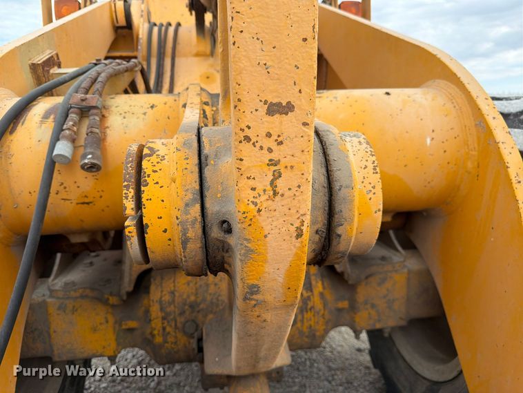 image for item FJ2070 1988 John Deere 544E wheel loader