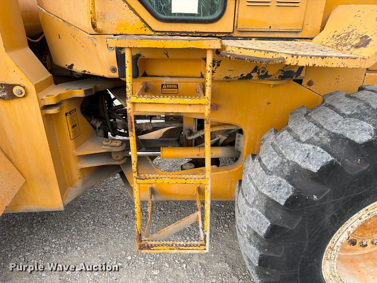 image for item FJ2070 1988 John Deere 544E wheel loader