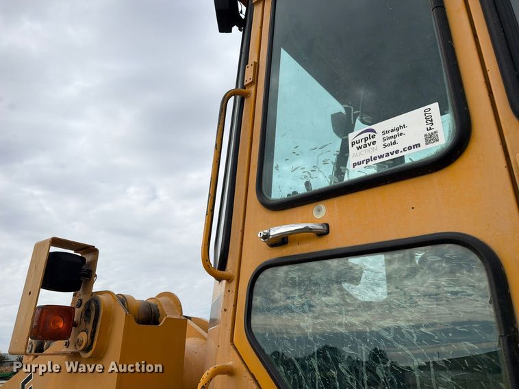 image for item FJ2070 1988 John Deere 544E wheel loader
