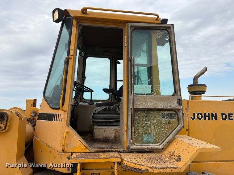 image for item FJ2070 1988 John Deere 544E wheel loader