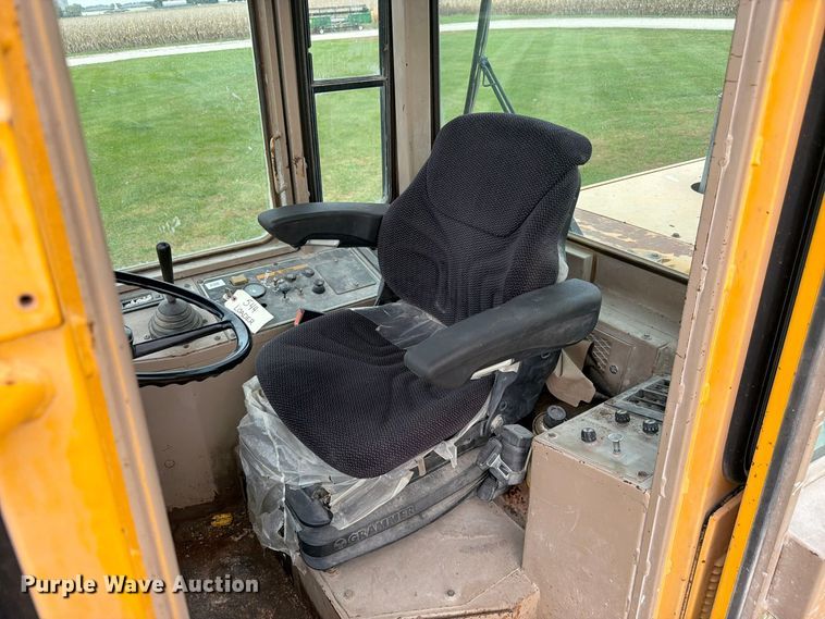 image for item FJ2070 1988 John Deere 544E wheel loader