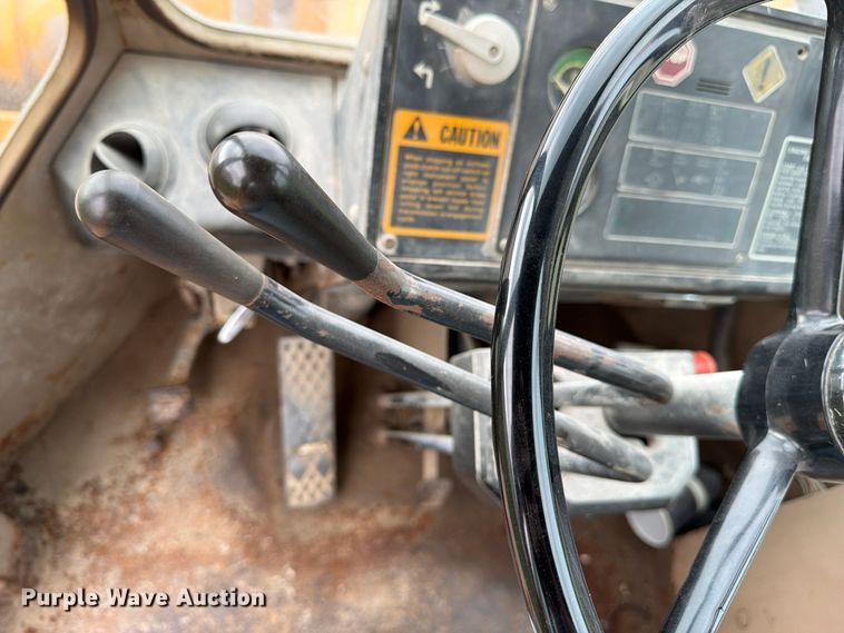 image for item FJ2070 1988 John Deere 544E wheel loader