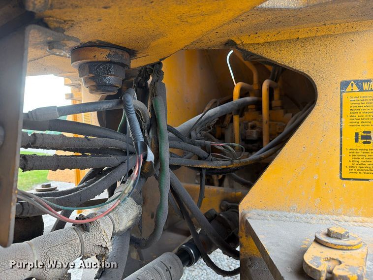 image for item FJ2070 1988 John Deere 544E wheel loader