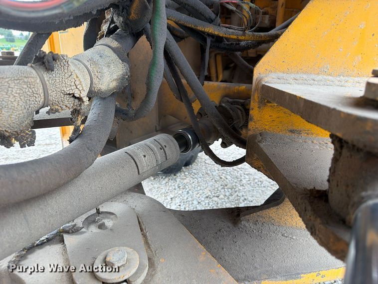 image for item FJ2070 1988 John Deere 544E wheel loader