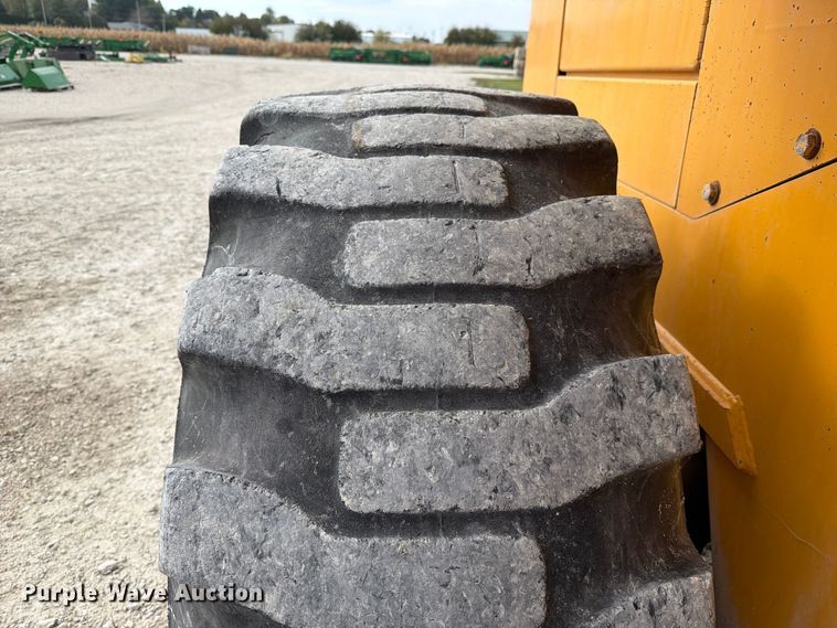image for item FJ2070 1988 John Deere 544E wheel loader