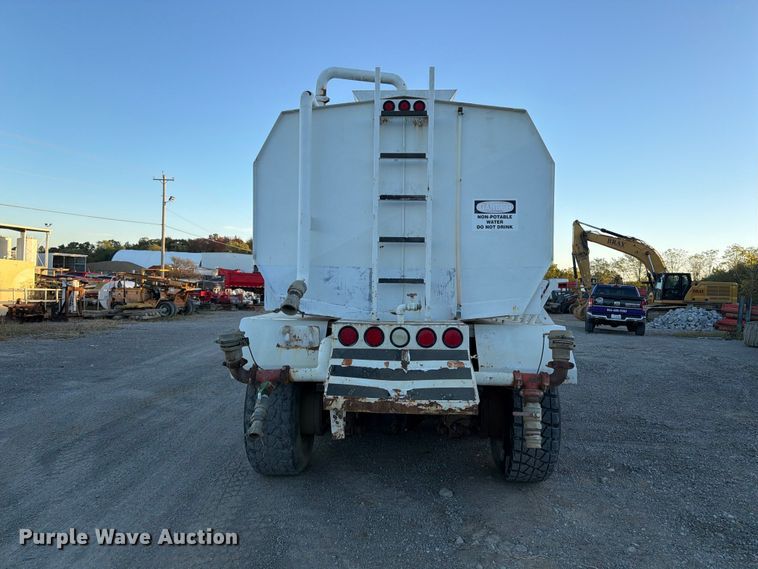 image for item FK2177 2000 Kenworth T800 water truck