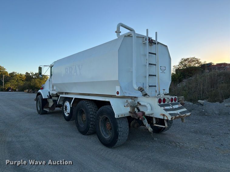image for item FK2177 2000 Kenworth T800 water truck