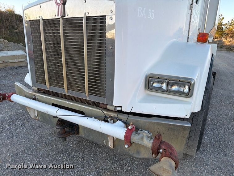 image for item FK2177 2000 Kenworth T800 water truck