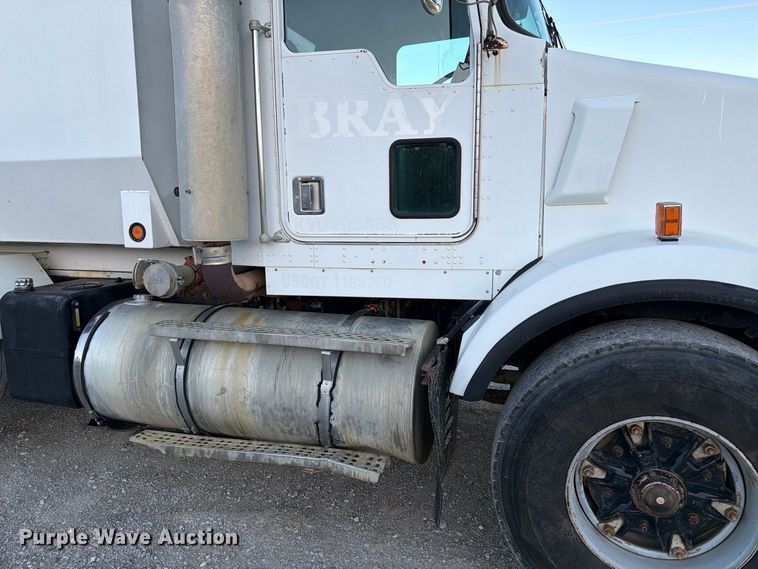 image for item FK2177 2000 Kenworth T800 water truck