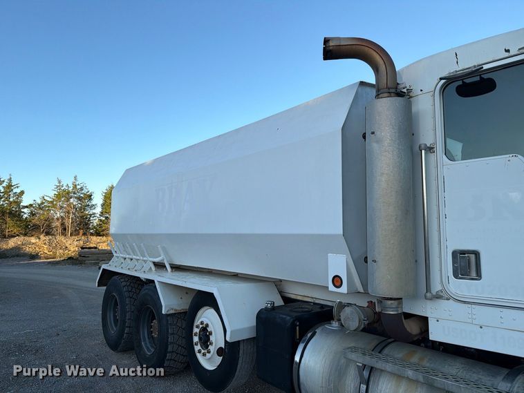 image for item FK2177 2000 Kenworth T800 water truck