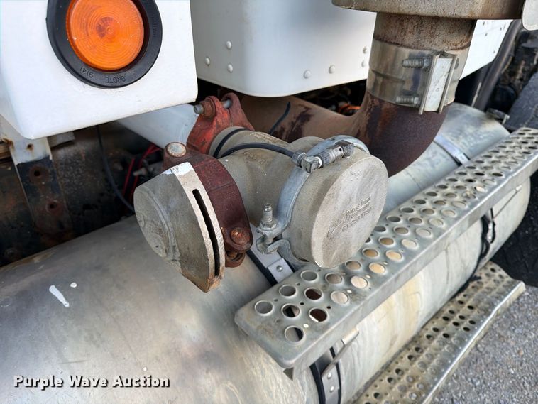 image for item FK2177 2000 Kenworth T800 water truck
