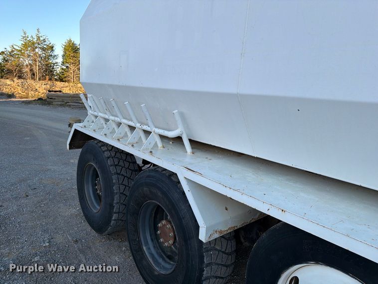image for item FK2177 2000 Kenworth T800 water truck