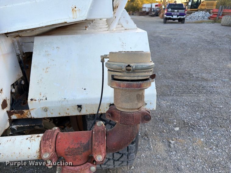 image for item FK2177 2000 Kenworth T800 water truck