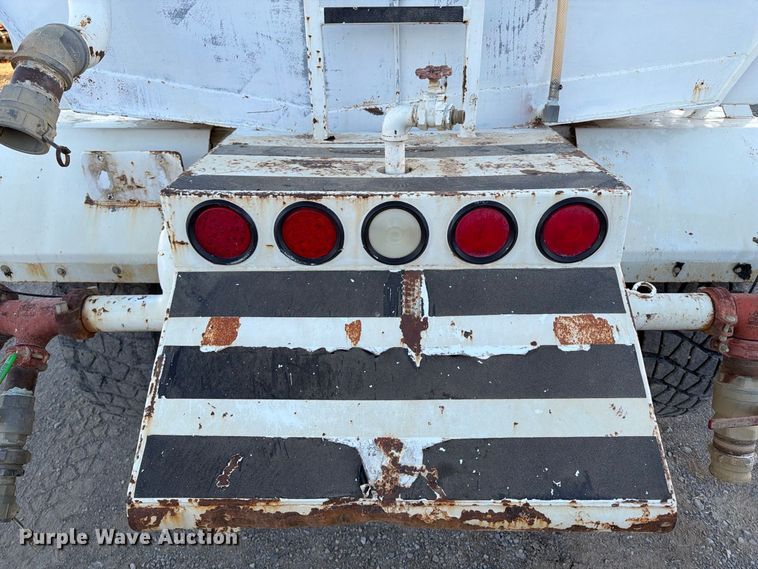 image for item FK2177 2000 Kenworth T800 water truck