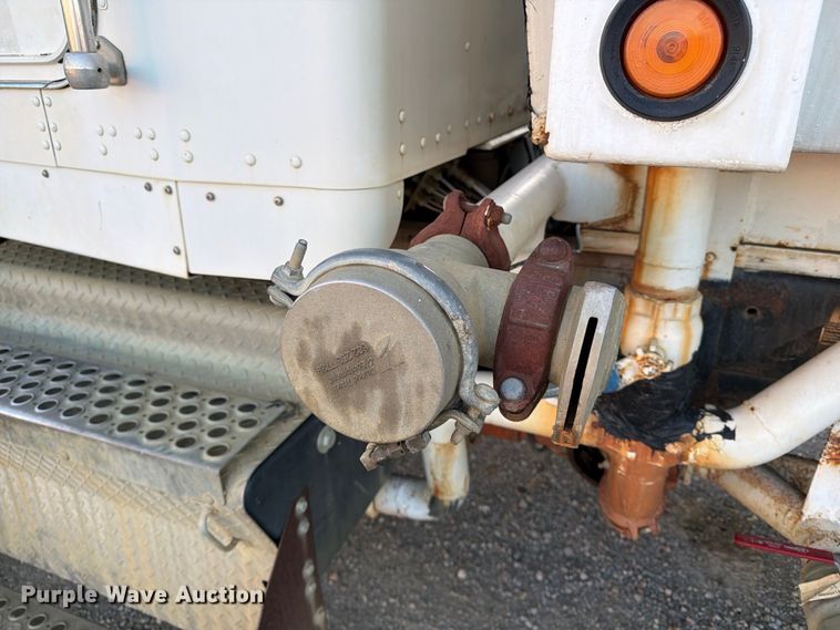 image for item FK2177 2000 Kenworth T800 water truck