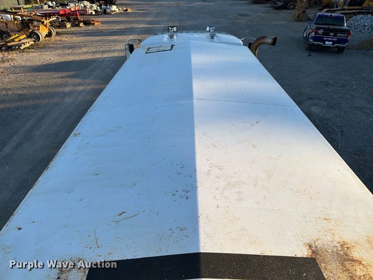 image for item FK2177 2000 Kenworth T800 water truck