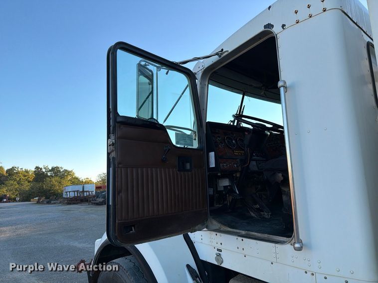 image for item FK2177 2000 Kenworth T800 water truck