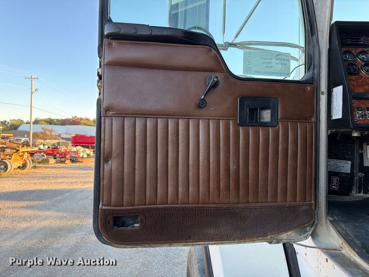 image for item FK2177 2000 Kenworth T800 water truck
