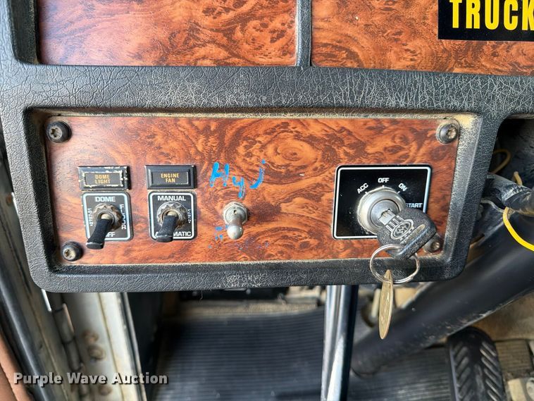 image for item FK2177 2000 Kenworth T800 water truck