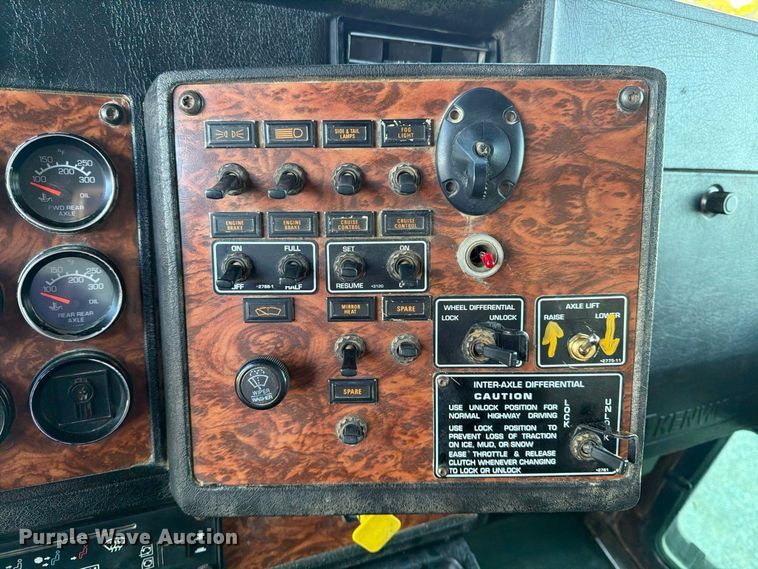 image for item FK2177 2000 Kenworth T800 water truck