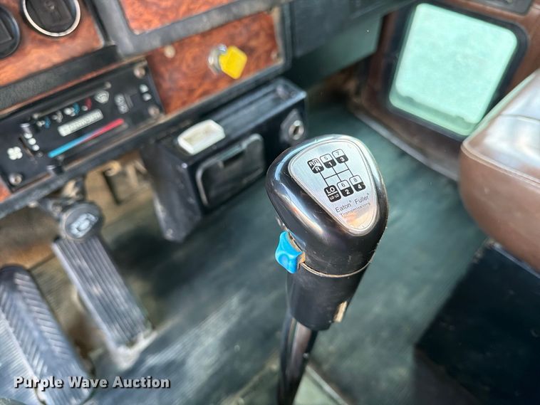 image for item FK2177 2000 Kenworth T800 water truck