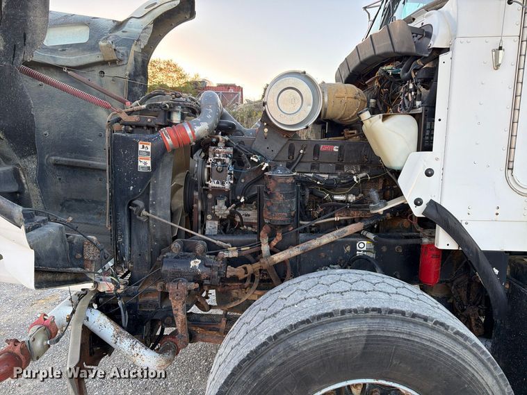 image for item FK2177 2000 Kenworth T800 water truck