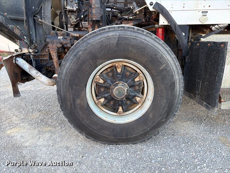 image for item FK2177 2000 Kenworth T800 water truck