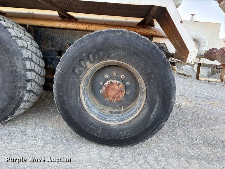 image for item FK2177 2000 Kenworth T800 water truck