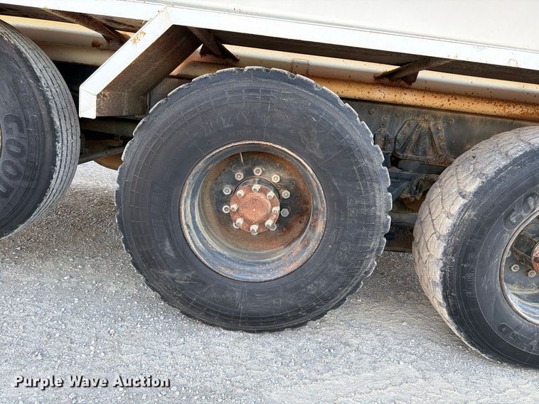 image for item FK2177 2000 Kenworth T800 water truck