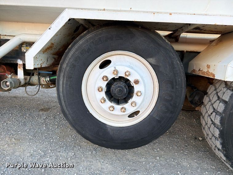 image for item FK2177 2000 Kenworth T800 water truck