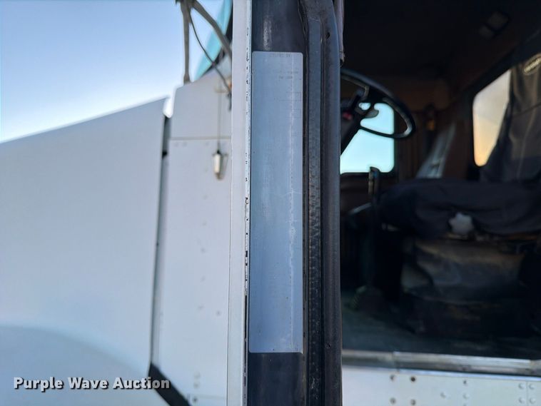 image for item FK2177 2000 Kenworth T800 water truck