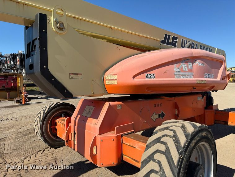 image for item FK2221 2004 JLG 1250AJP boom lift